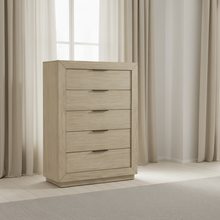Hennington Chest of Drawers