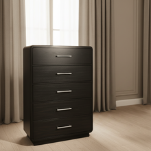 Rowanbeck Chest of Drawers