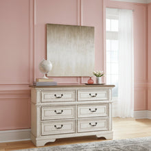 Realyn Dresser