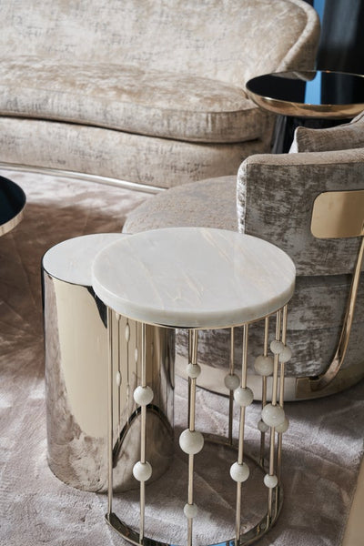 طاولات جانبية متداخلة بتصميم مداري