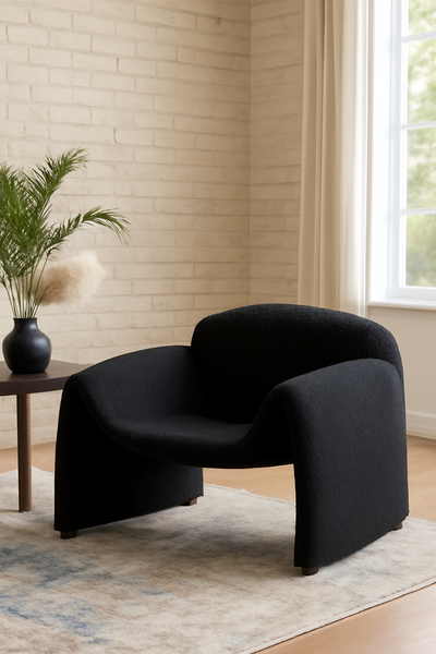 كرسي زايا الأسود