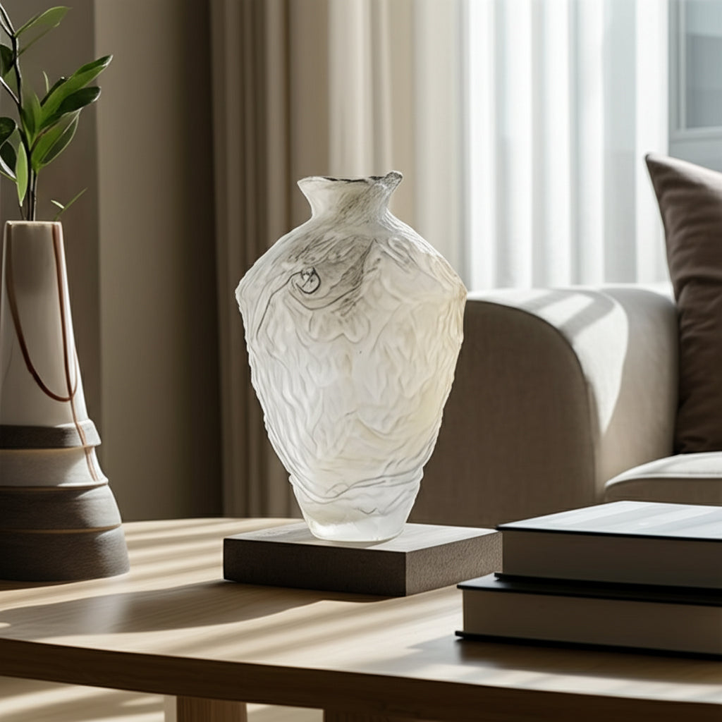 وعاء زجاجي بكريمي من تيرزاه Tirzah Cream Glass Vase