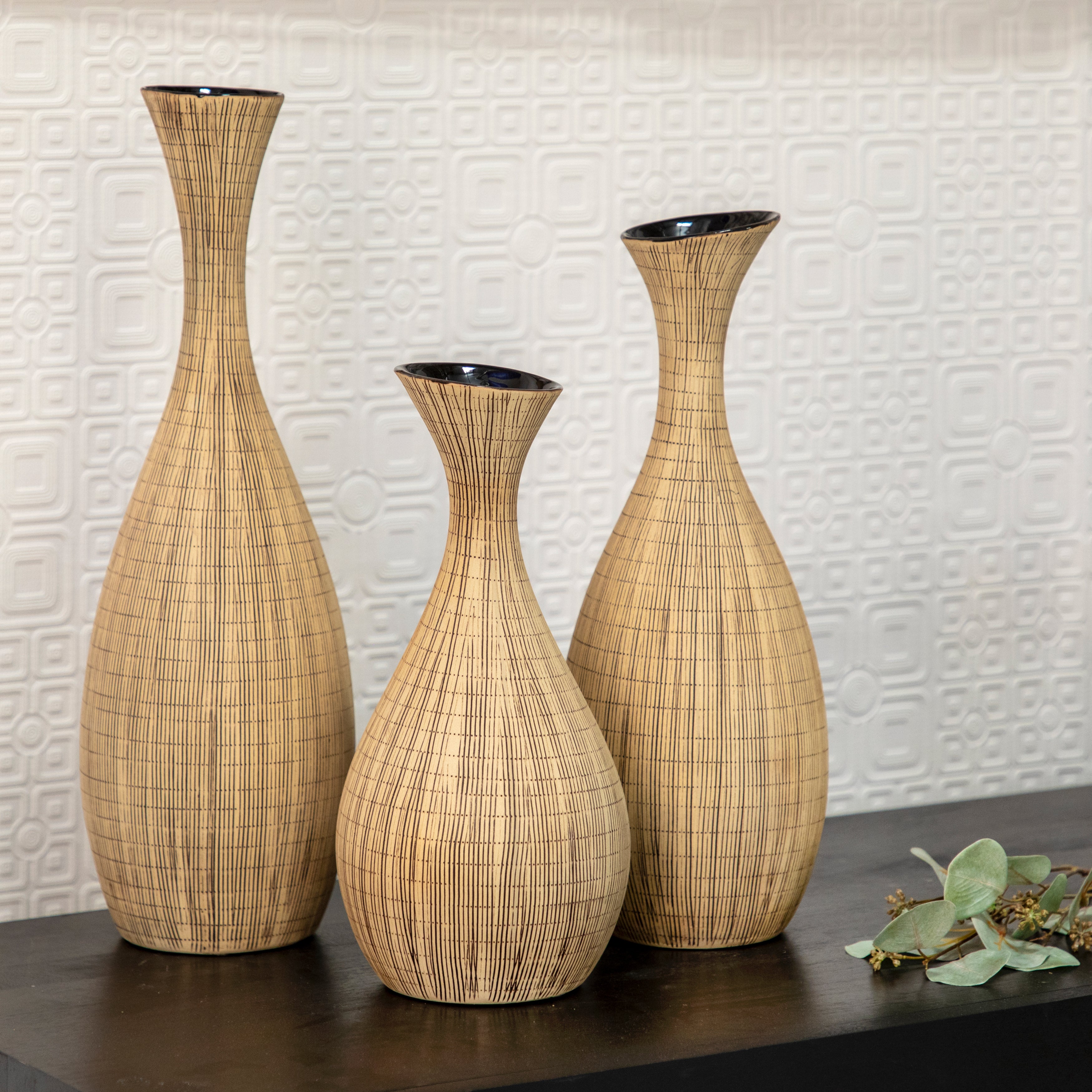 19" TEXTURED VASE, CREAM