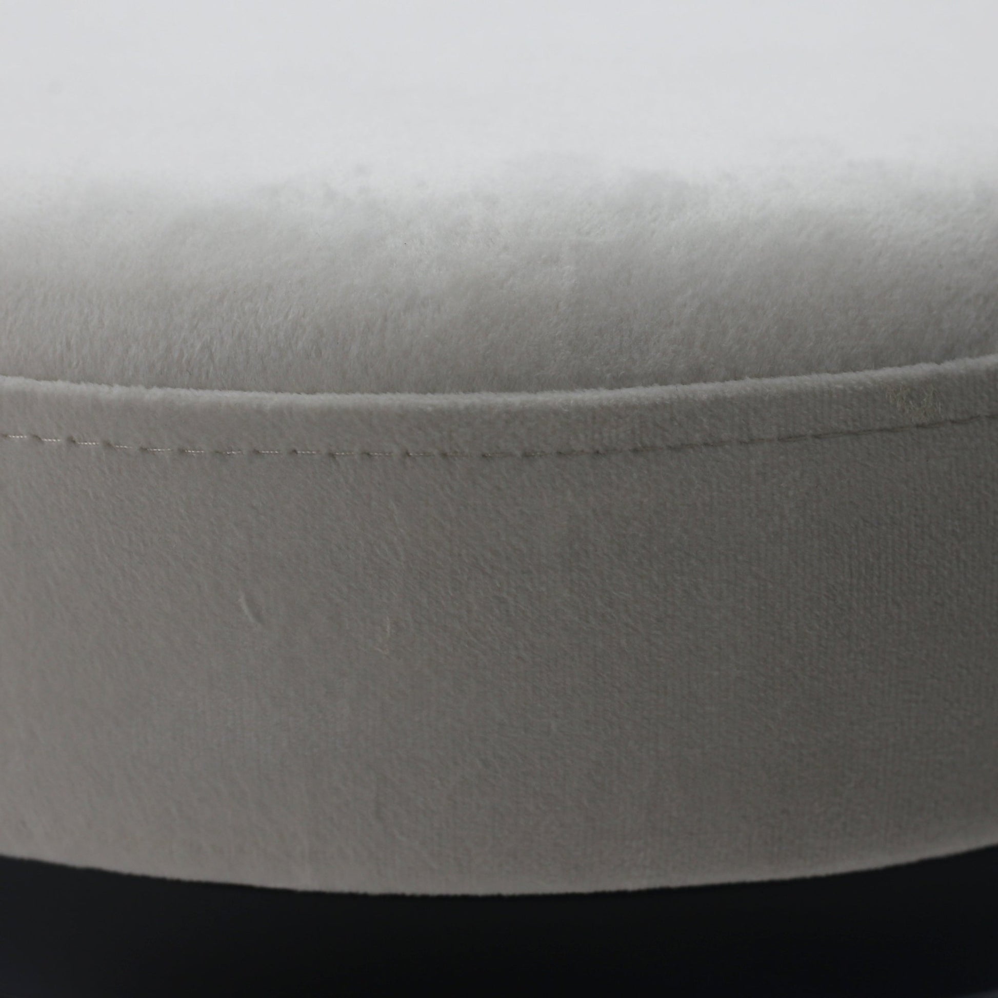 48" KINROSS CREAM VELVET BENCH Benches| Sagebrook Home