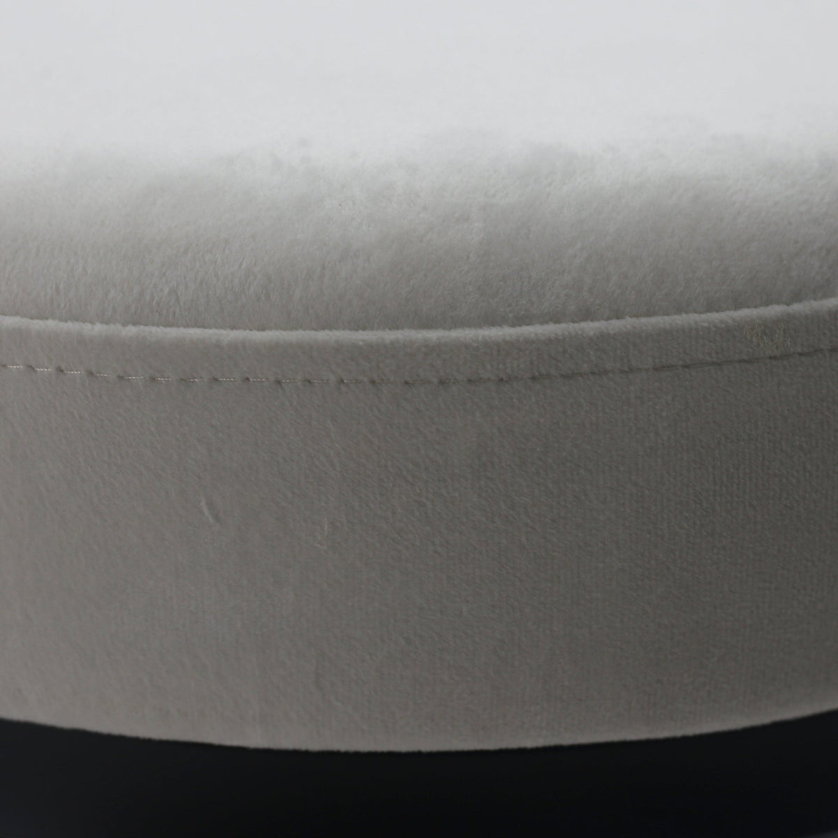 48" KINROSS CREAM VELVET BENCH Benches| Sagebrook Home