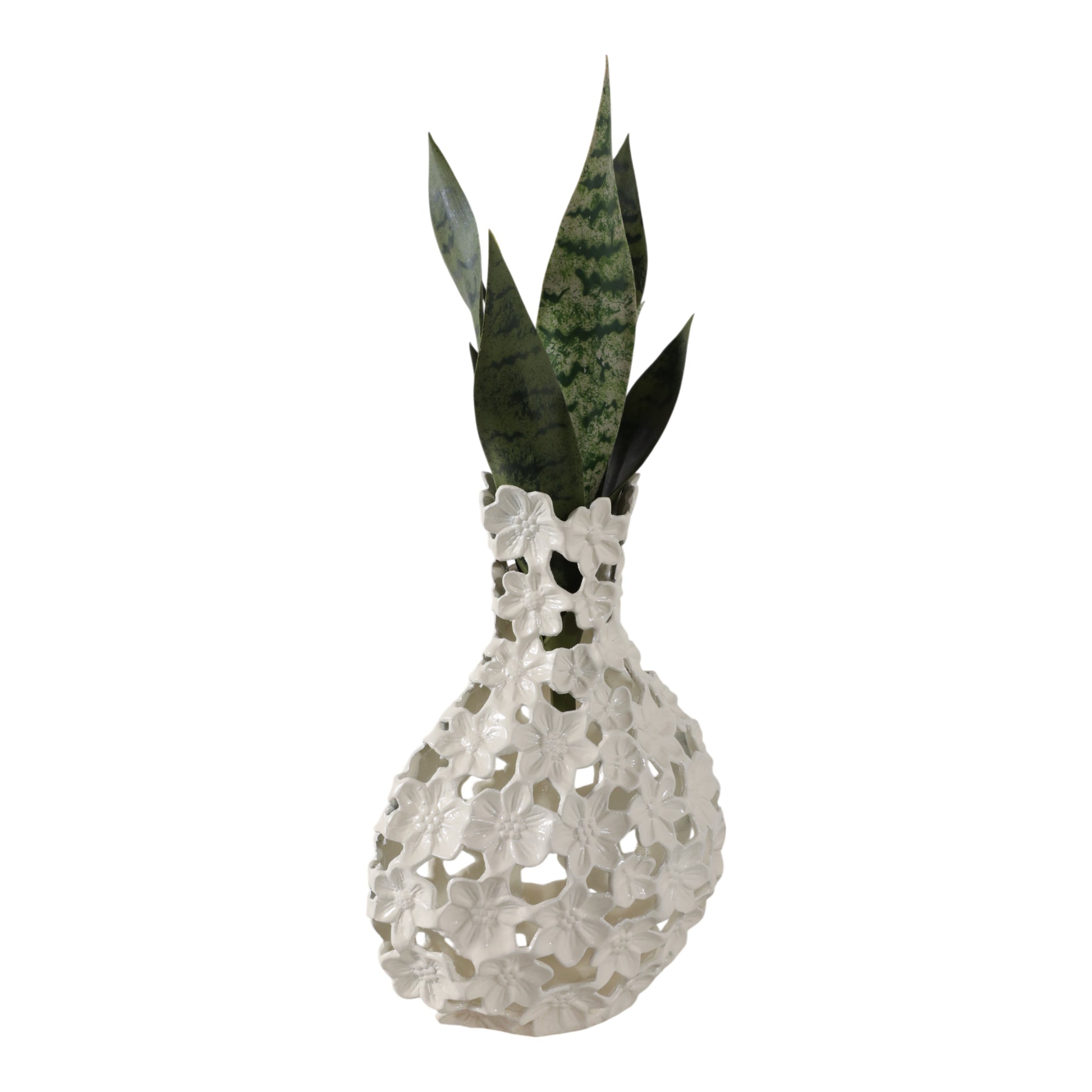 مزهرية معدنية بتصميم زهرة منقوشة، عاجي Cut-out Flower Metal Vase, Ivory