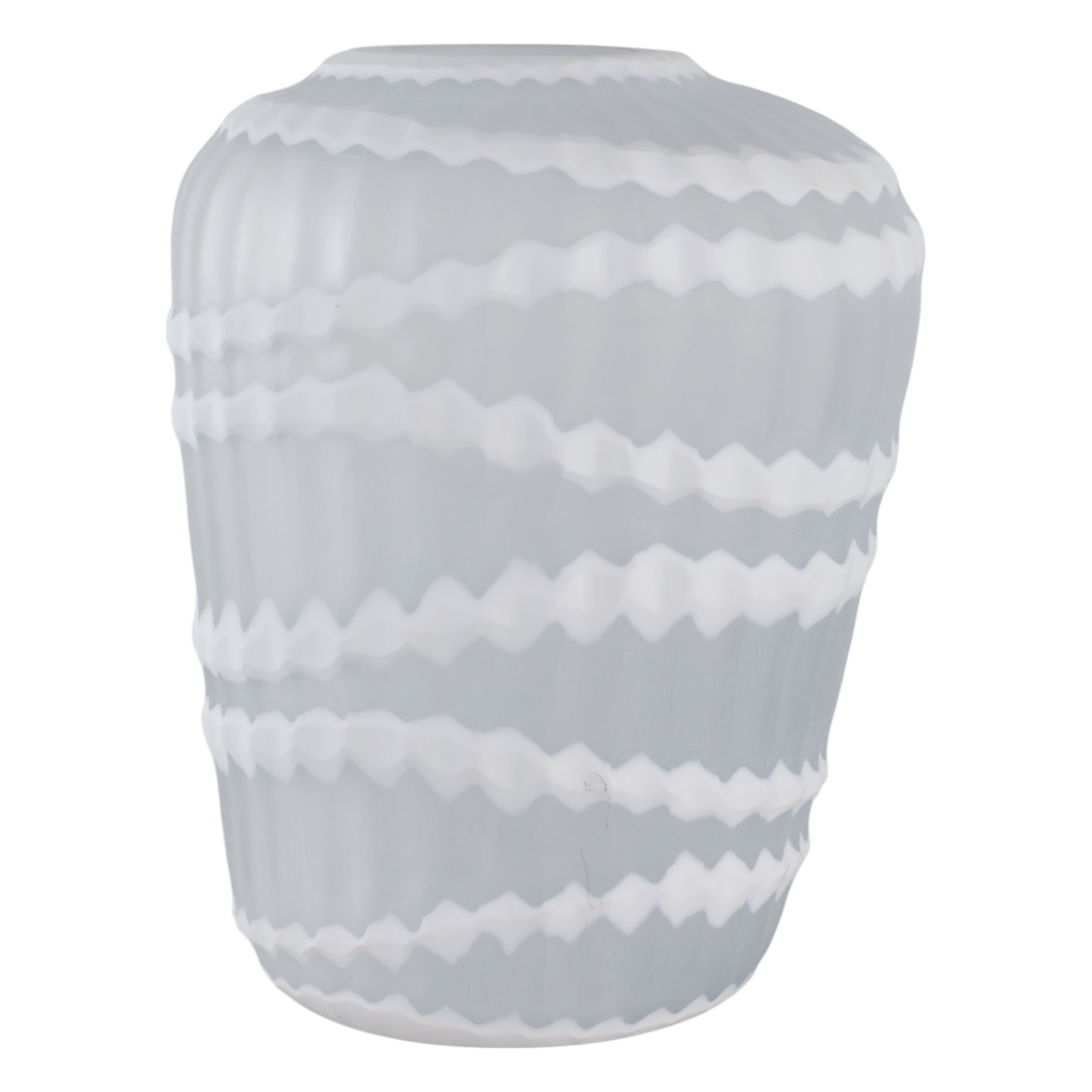 فاز وارويك المنحوت من الزجاج الأبيض Warwick White Carved Glass Vase