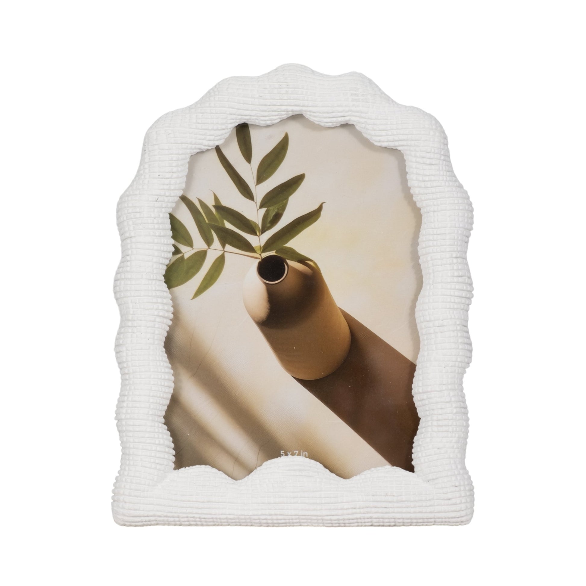 5X7 WAVY ARCH PHOTO FRAME, WHITE Table Decors| Sagebrook Home
