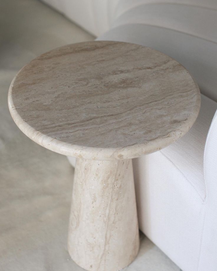 Royal | TerraTide Marble Accent Table in Natural Travertine Marble - Beige - 30x30x55 cm