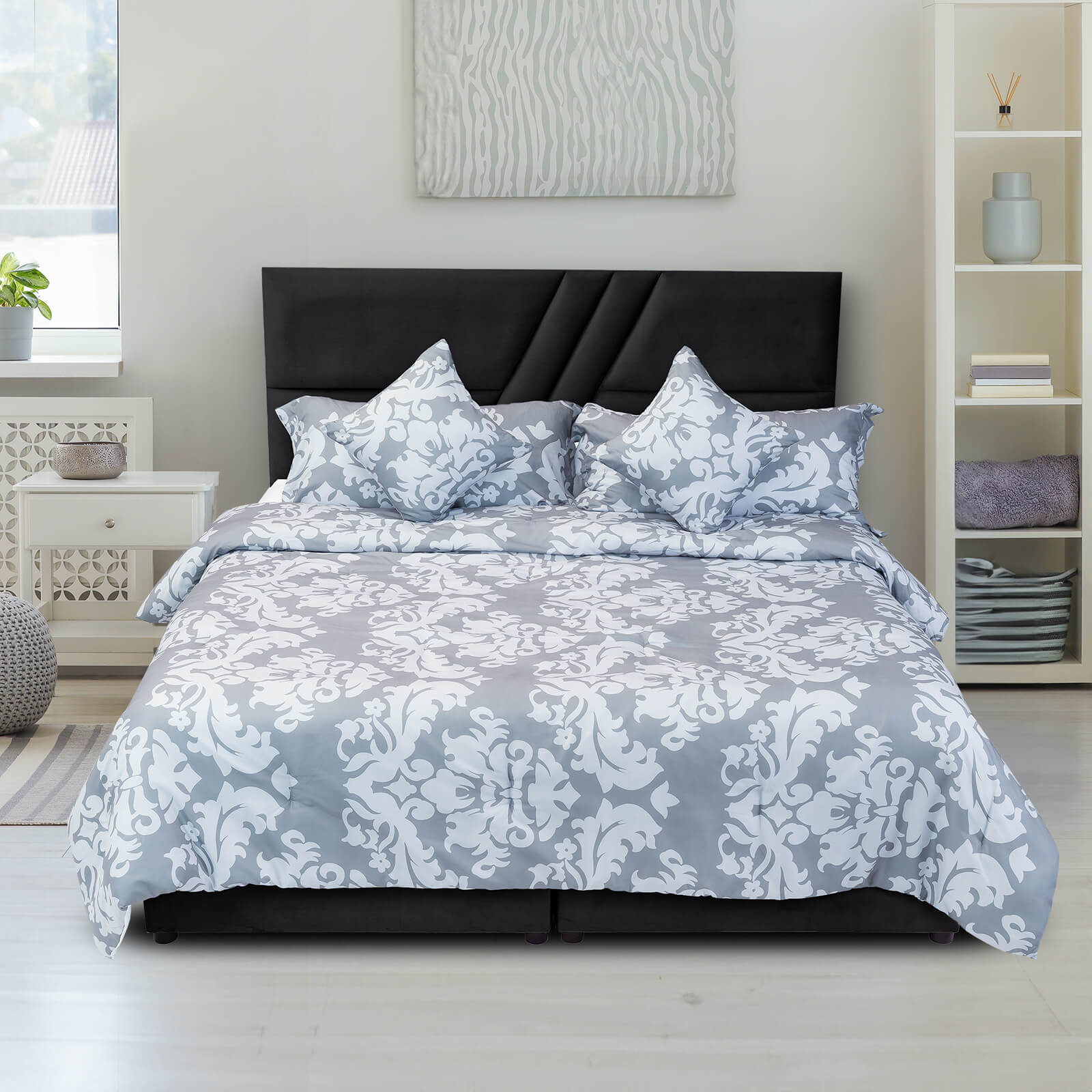 In House | Serin Bed Frame Velvet Black 200x160