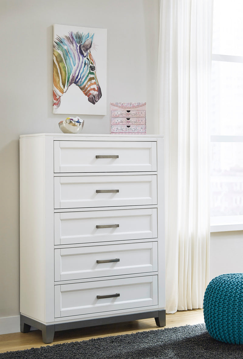 Brynburg Chest of Drawers