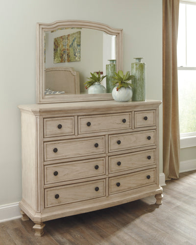 DRESSER