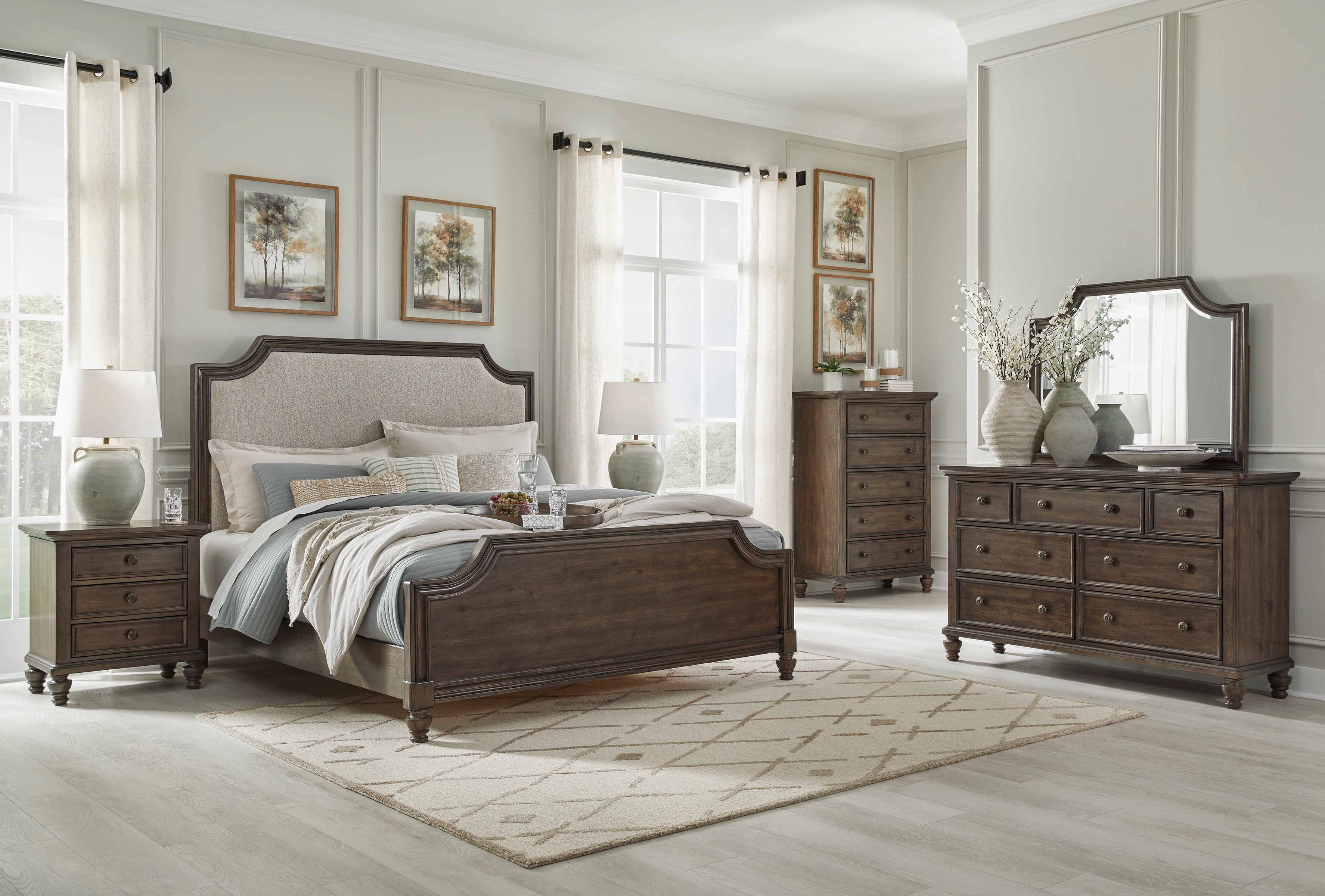 Veramond King Bedroom Set with Chest