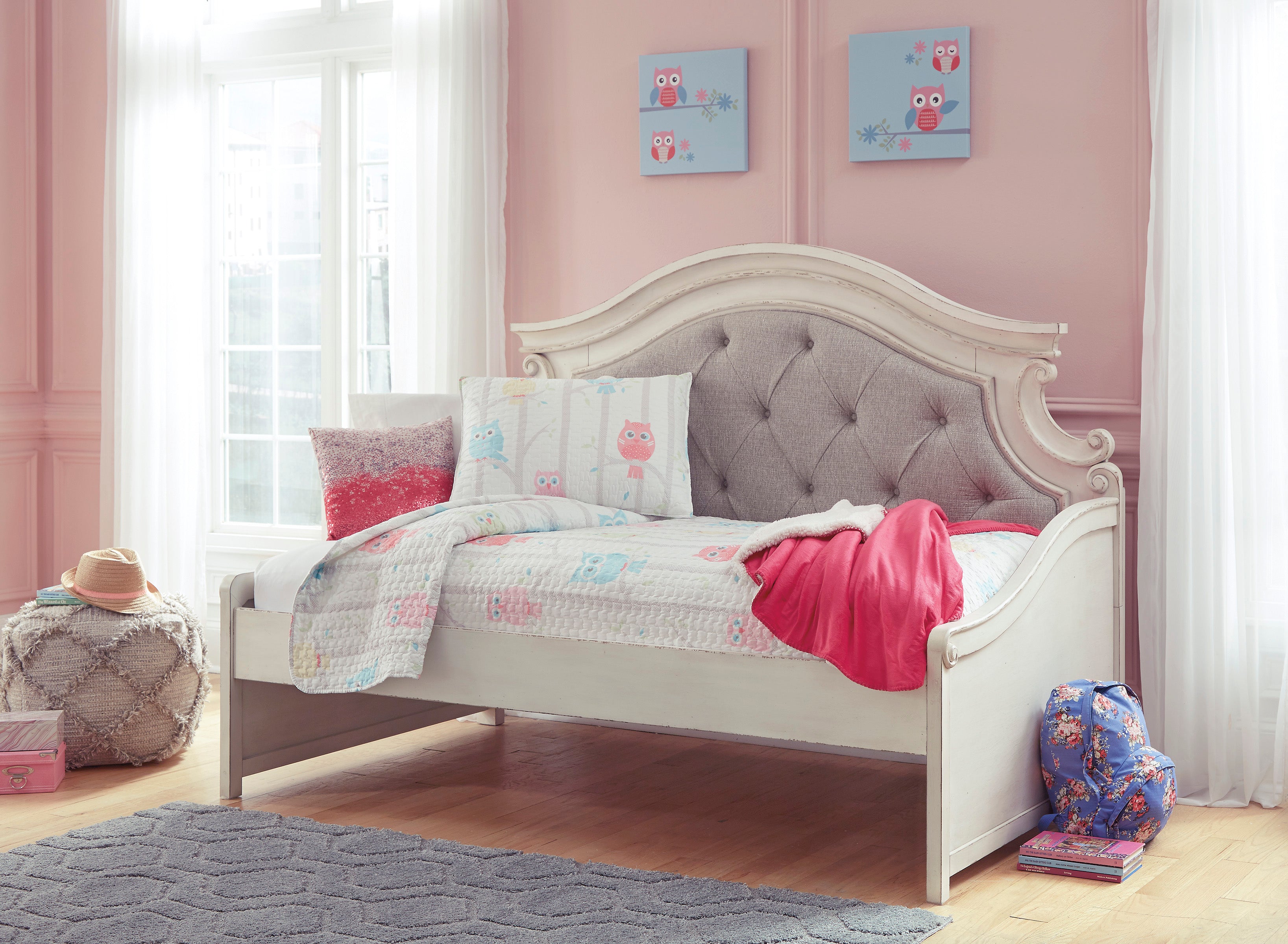 Realyn Twin Day Bed with 1 Large Storage Drawer
