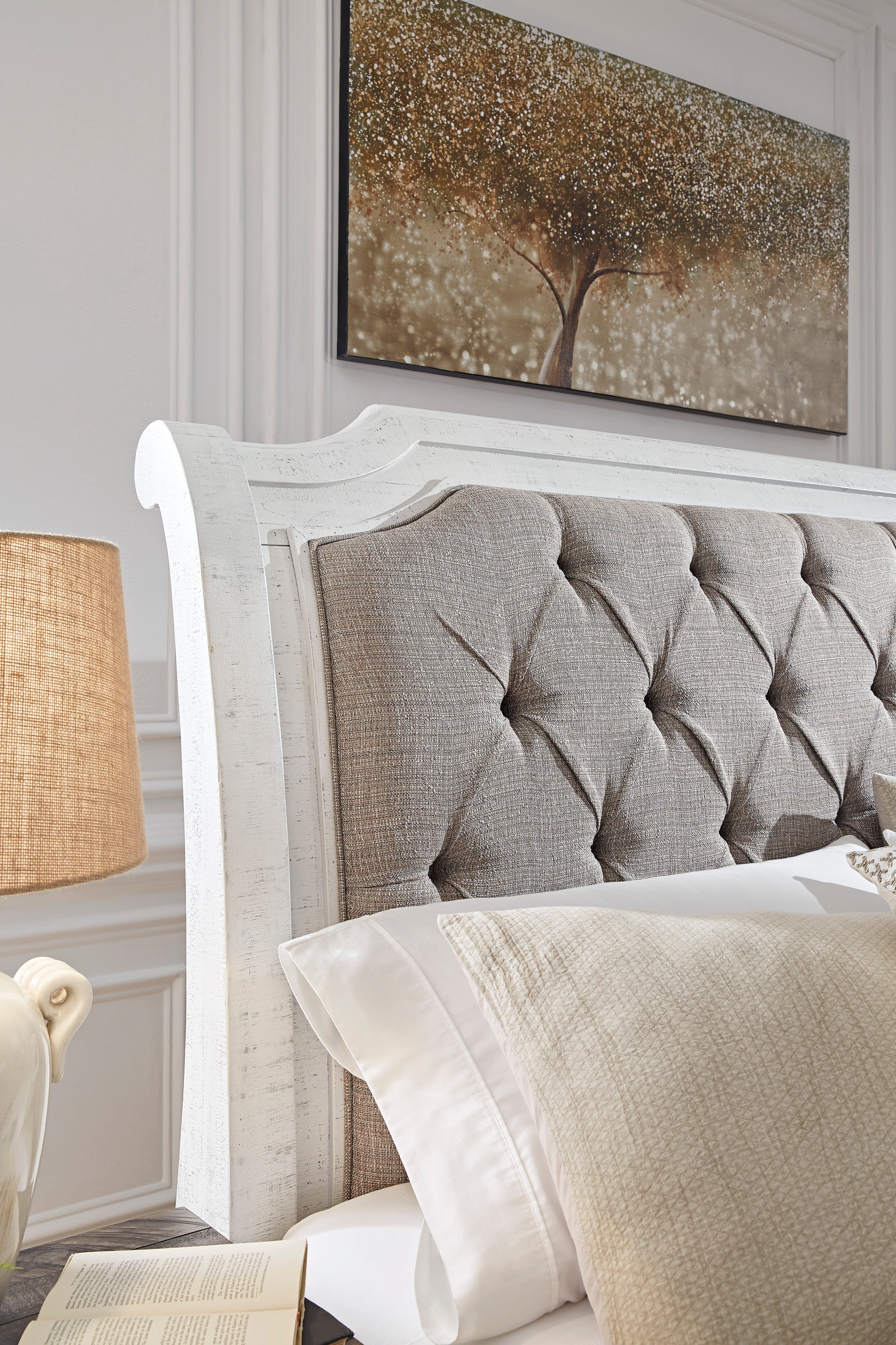 Havalance King bedroom Set