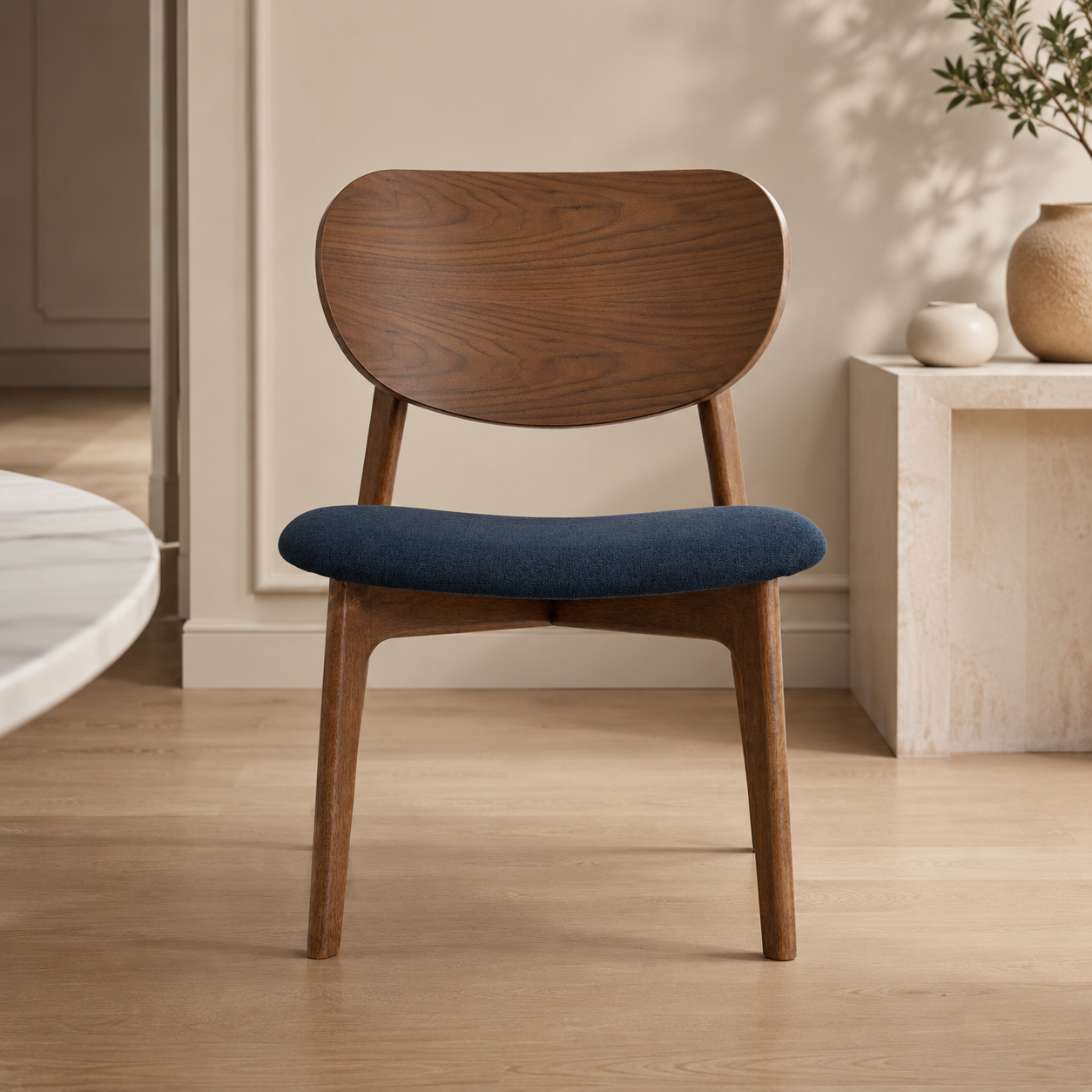 ALETA LOUNGE CHAIR
109/6367