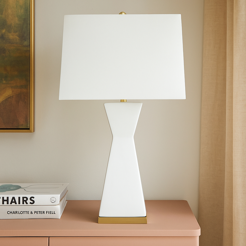 مصباح طاولة بتصميم الساعة الرملية