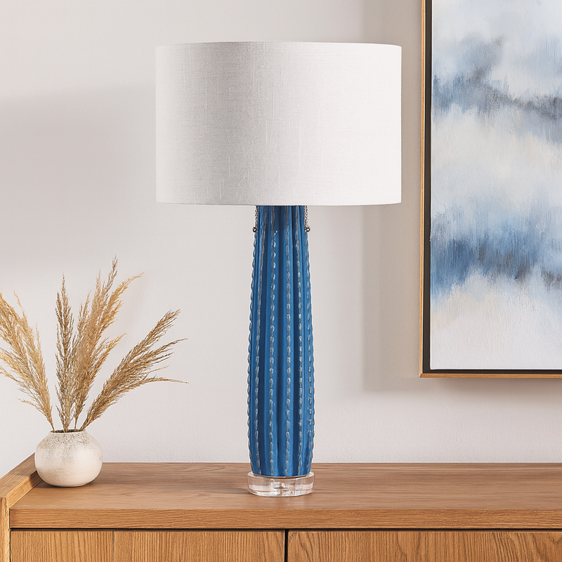 مصباح طاولة بالتيك