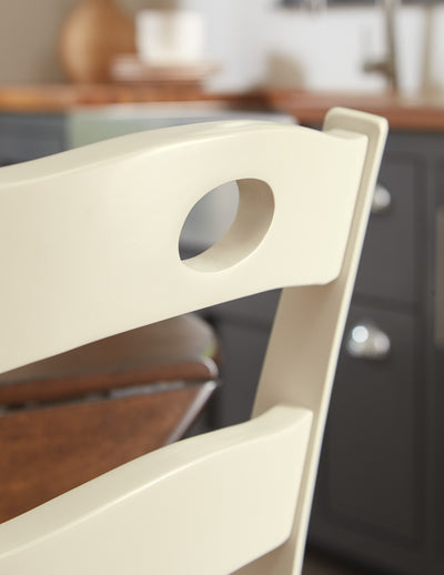 Woodanville Round Dining Rroom set