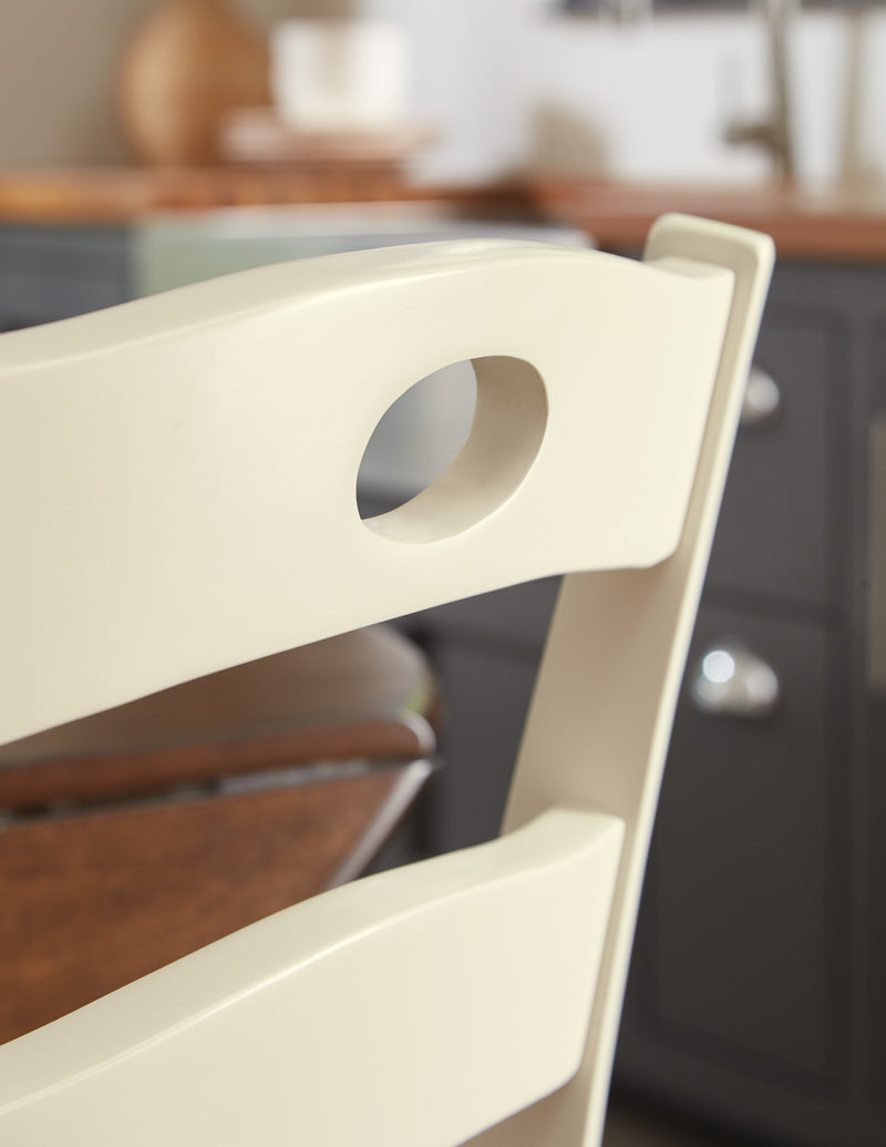 Woodanville Round Dining Rroom set