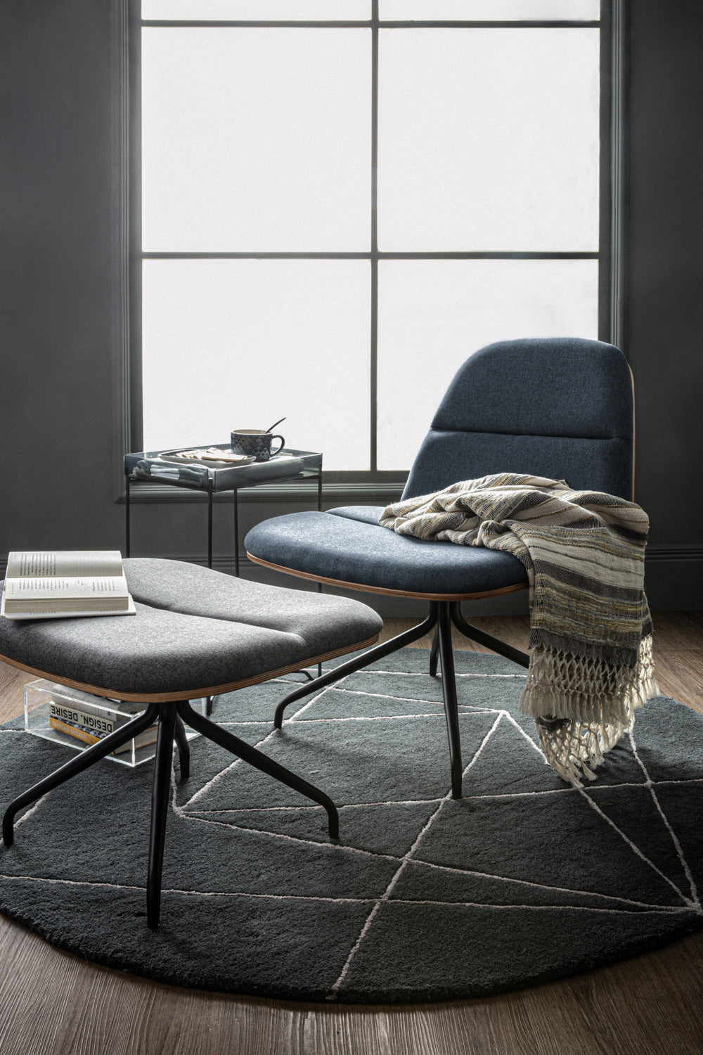 CROWN LOUNGE CHAIR