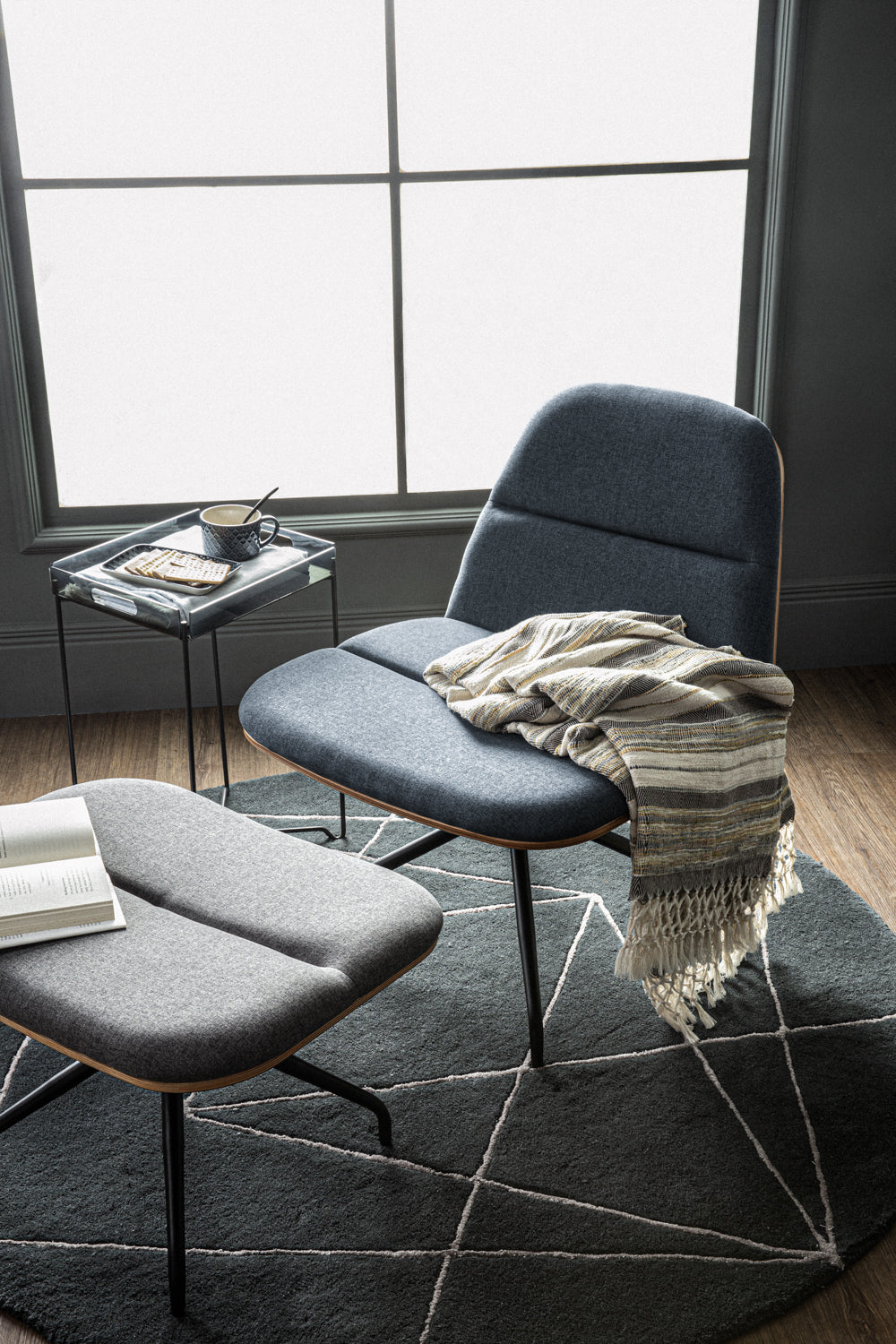 CROWN LOUNGE CHAIR