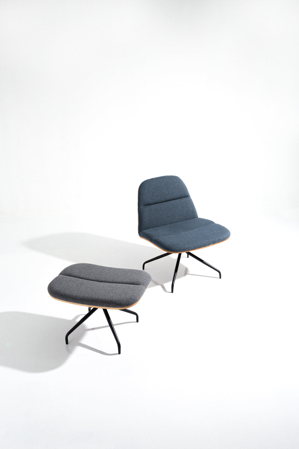 CROWN LOUNGE CHAIR