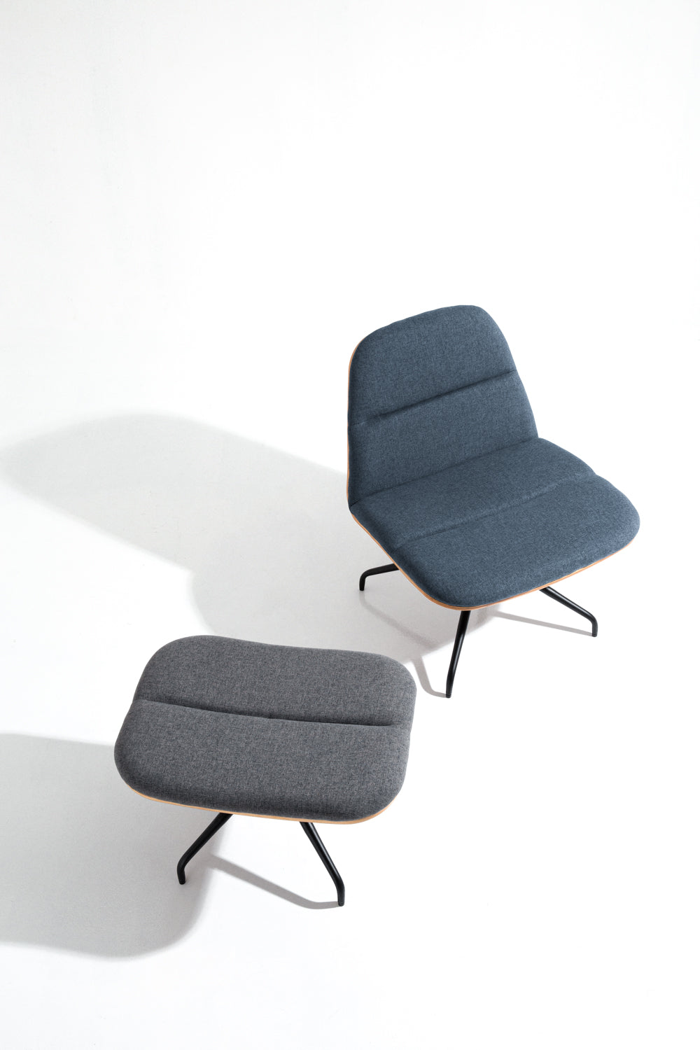 CROWN LOUNGE CHAIR