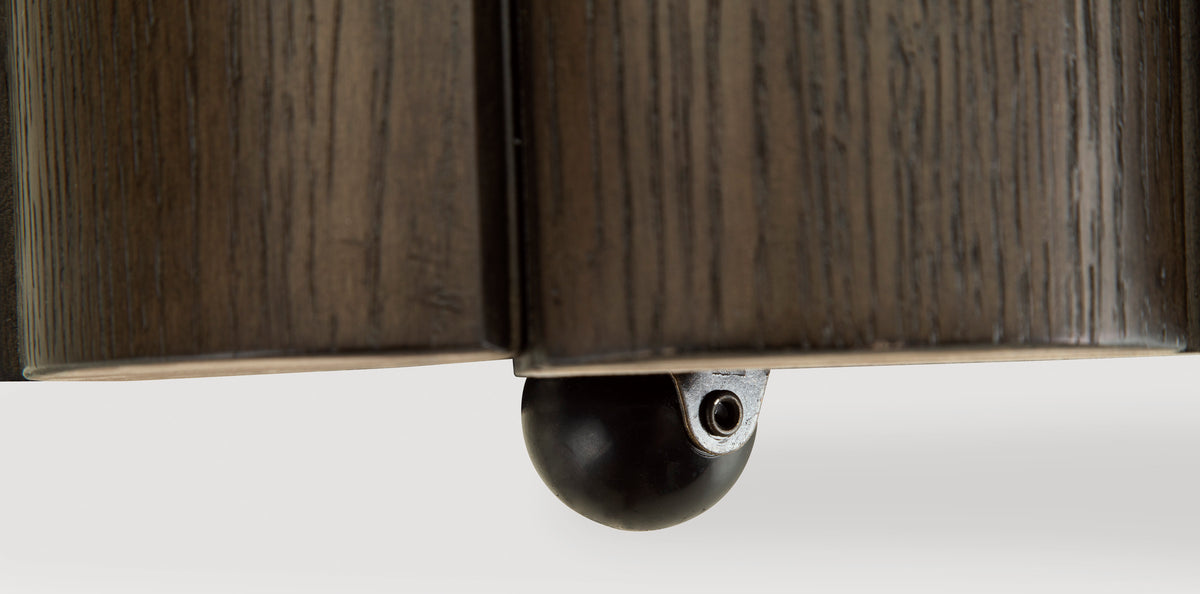 Darimore Rectangular Cocktail Table