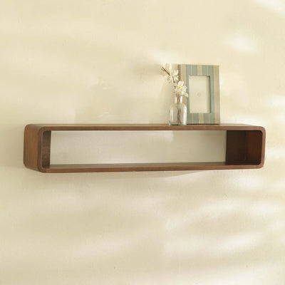 رف خشبي مربع