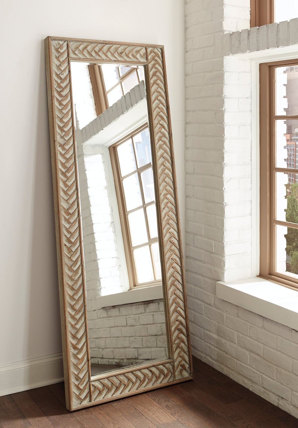 Accent Mirror Mirrors| Ashley Homestore