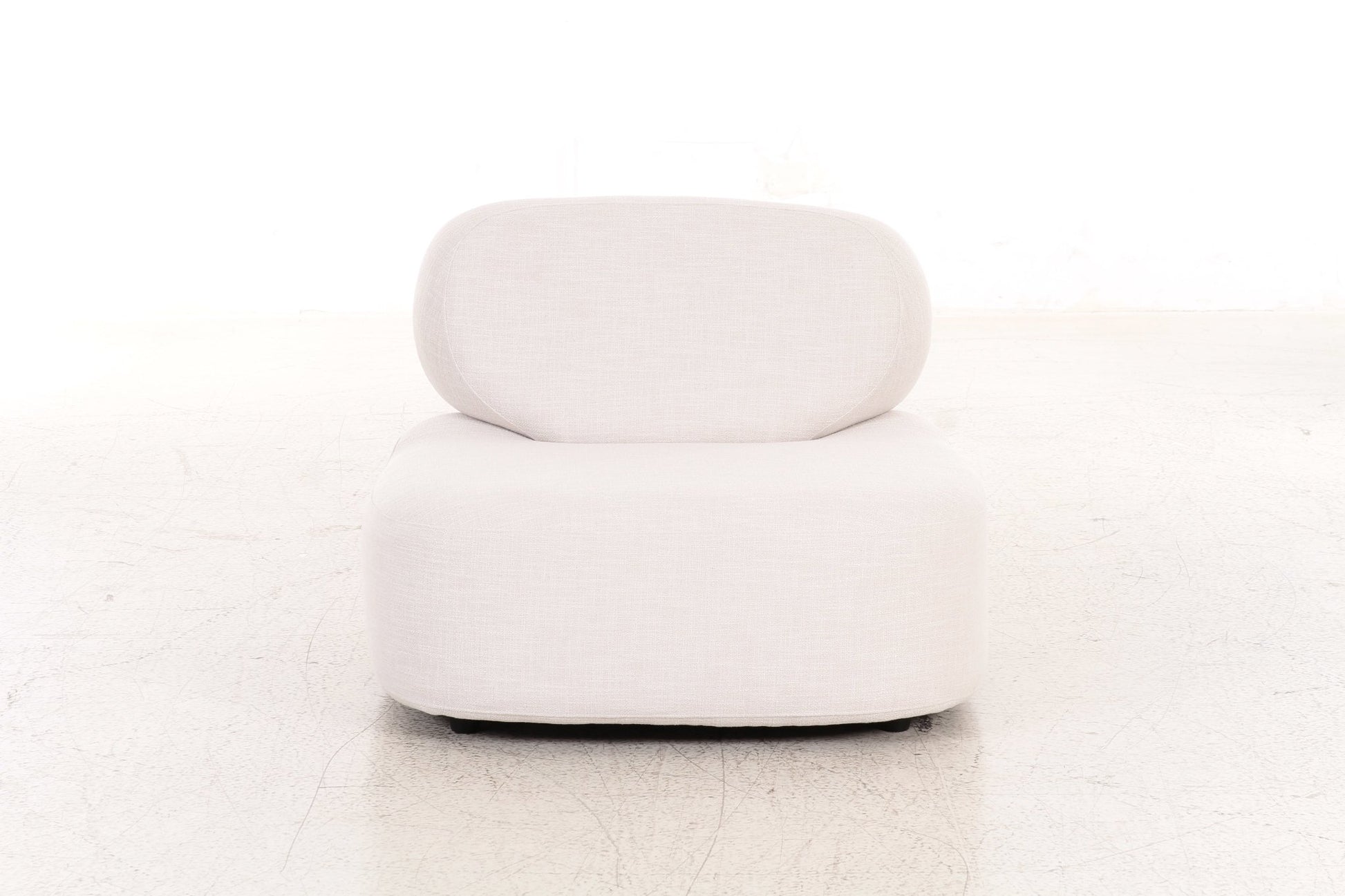 Arena White Accent Chair Chairs| Roots Furniture