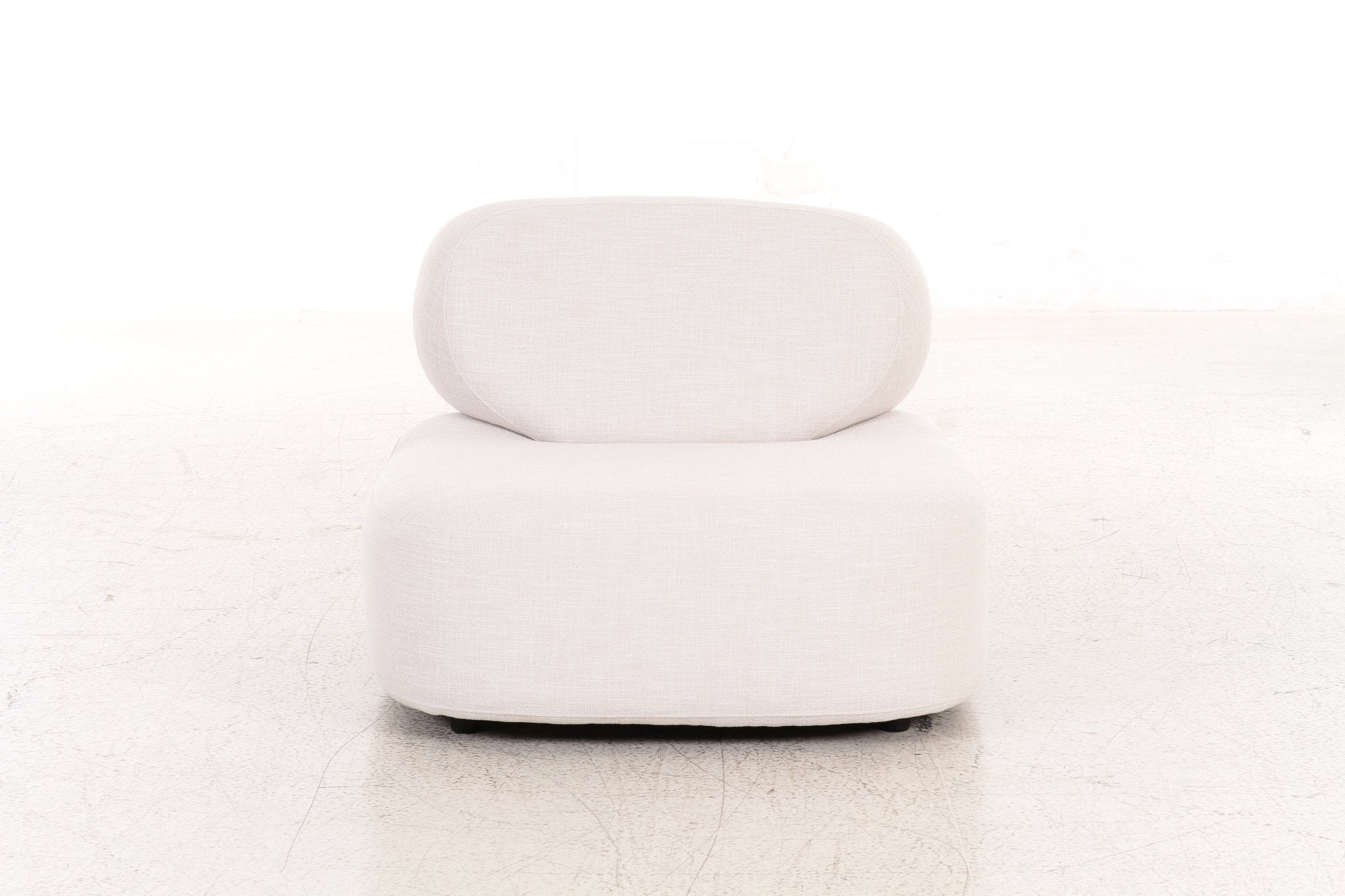 Arena White Accent Chair Chairs| Roots Furniture