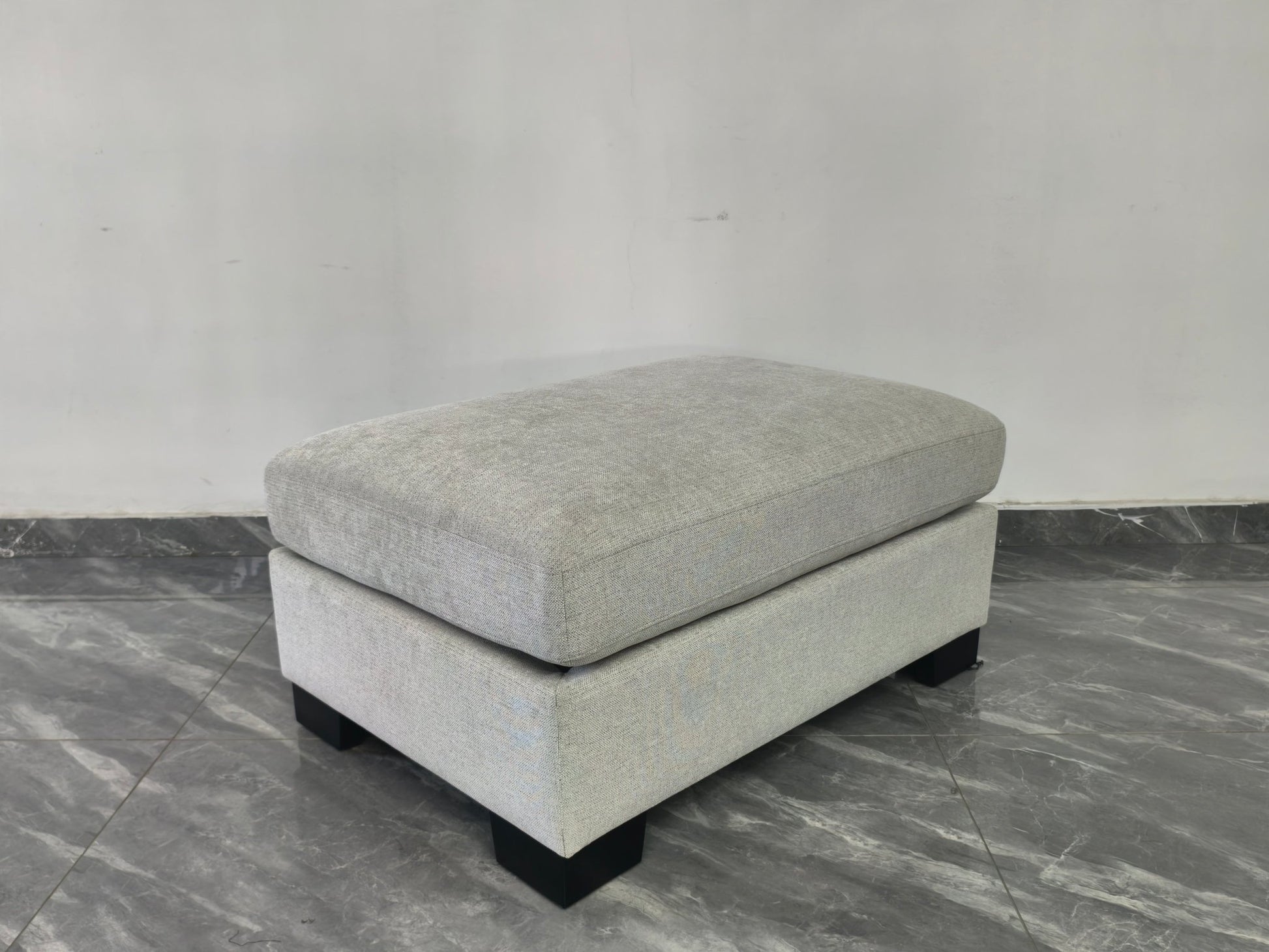 Aspen Oatmeal Ottoman Sectionals| Roots Furniture