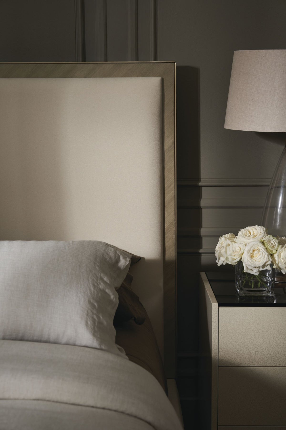 Caracole Classic - Anthology Kg Bed W/Wings Beds| Caracole