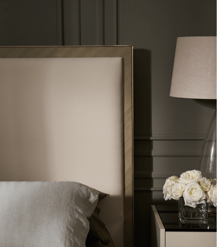 Caracole Classic - Anthology Kg Bed W/Wings Beds| Caracole