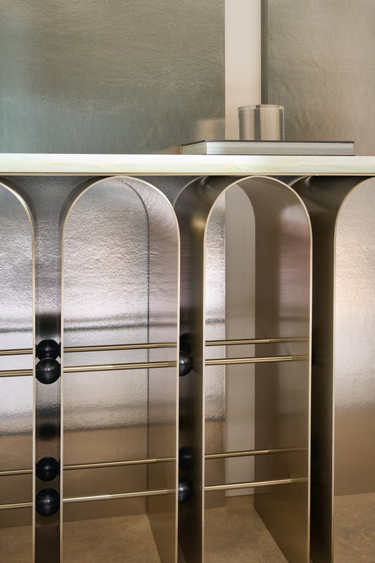 Caracole Classic - Nexus - Al Rugaib Furniture