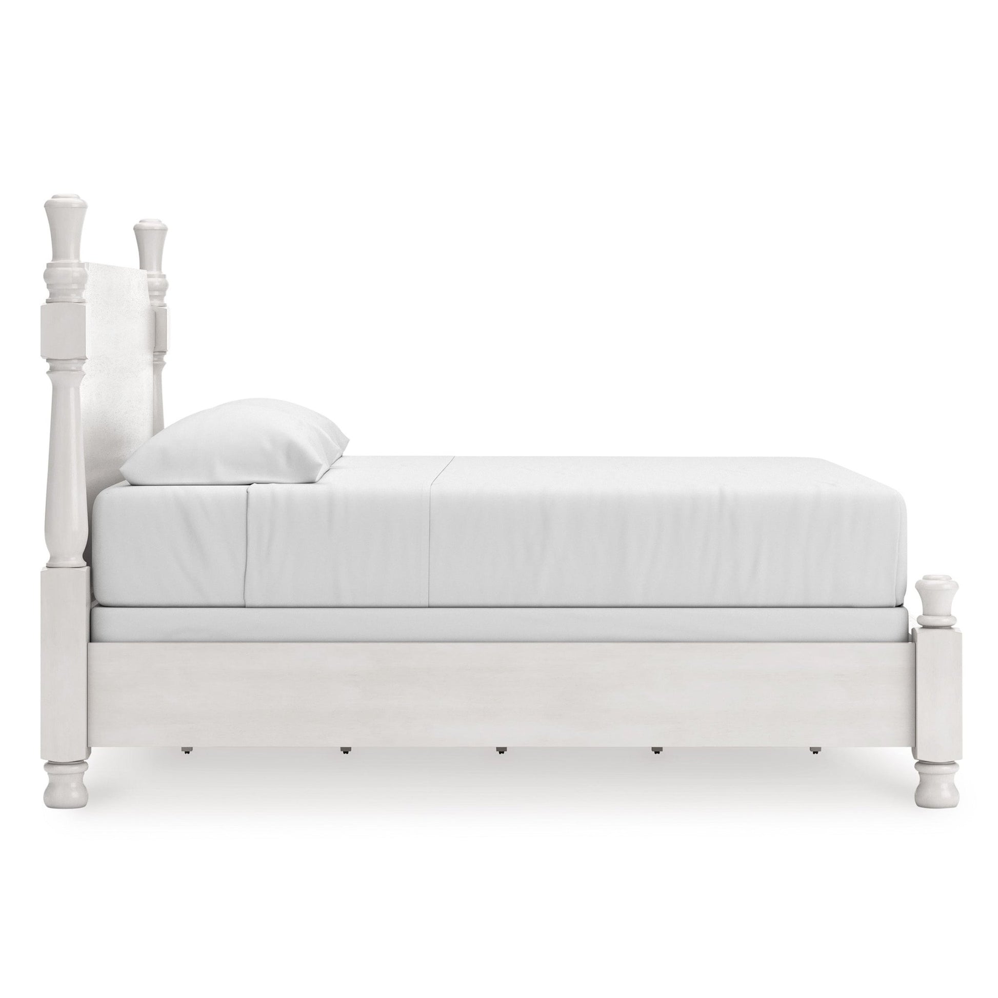 Chadworth King Poster Bed Beds| Ashley Homestore