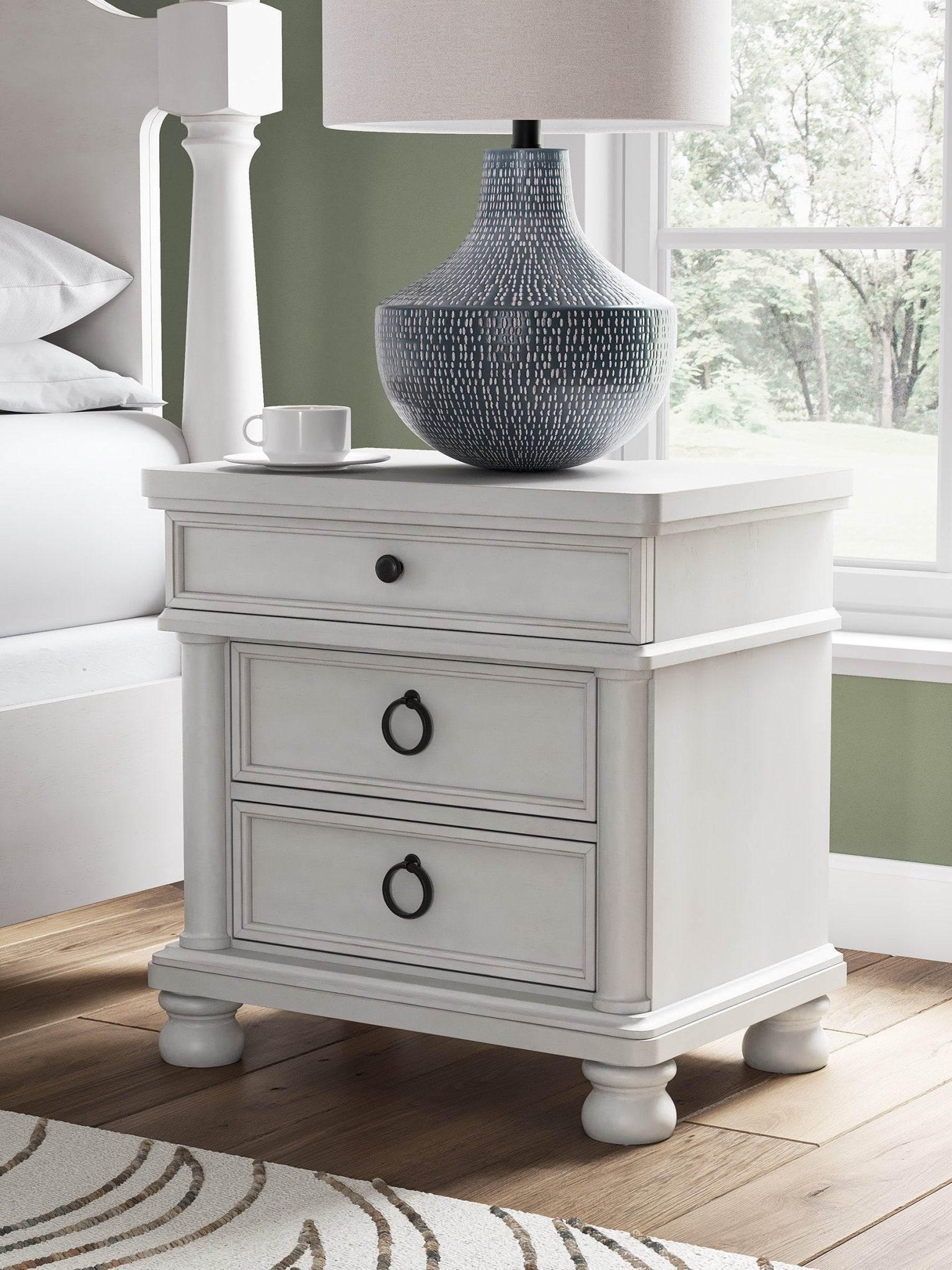 Chadworth King Poster Bed Set Bedroom Sets| Ashley Homestore