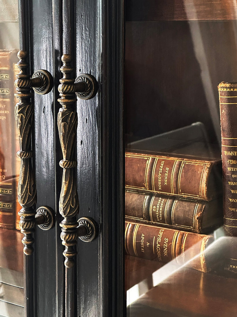 Charleston Display Cabinet - Al Rugaib Furniture