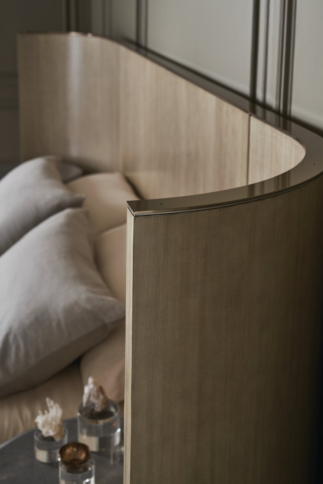 Classic - Dream Chaser King Bed with Wings Beds| Caracole