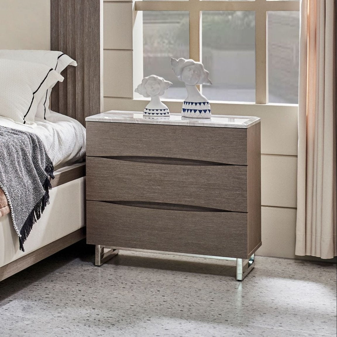 EBONY NIGHTSTAND Nightstands| Roots Furniture