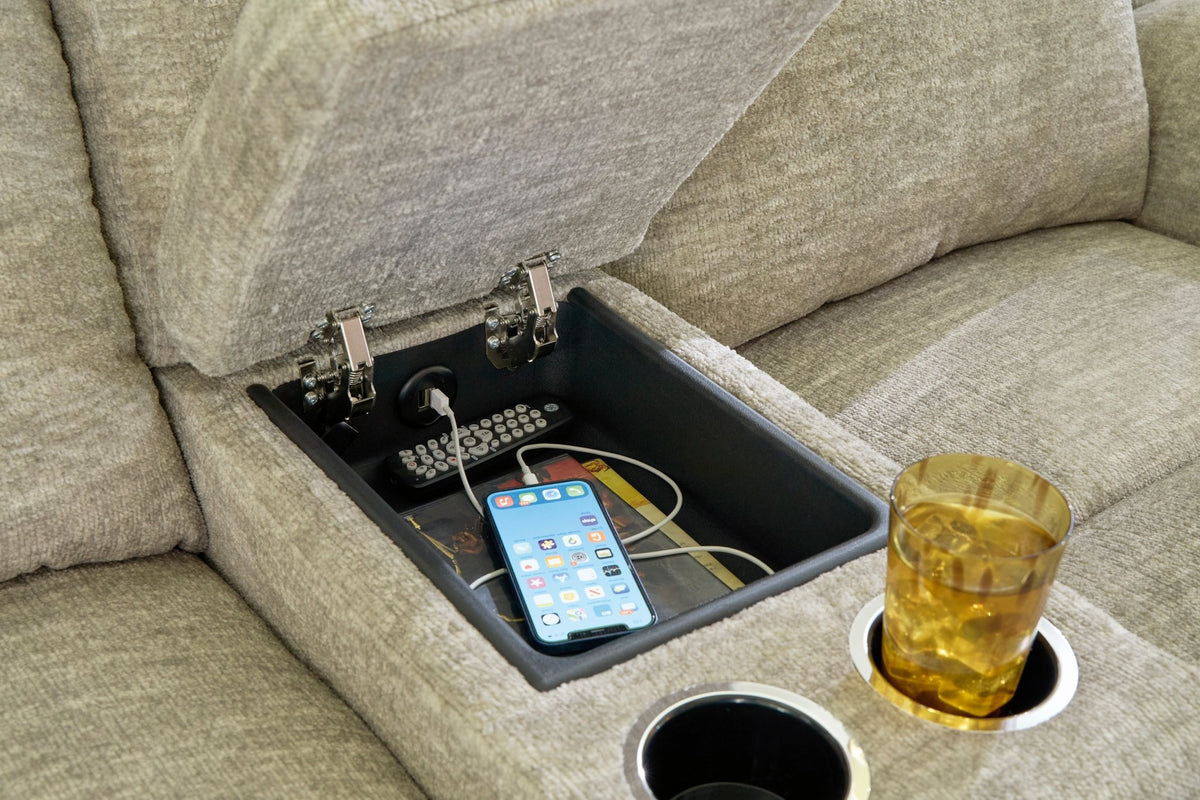 Evereast Pass Reclining Loveseat with Console Recliners| Ashley Homestore