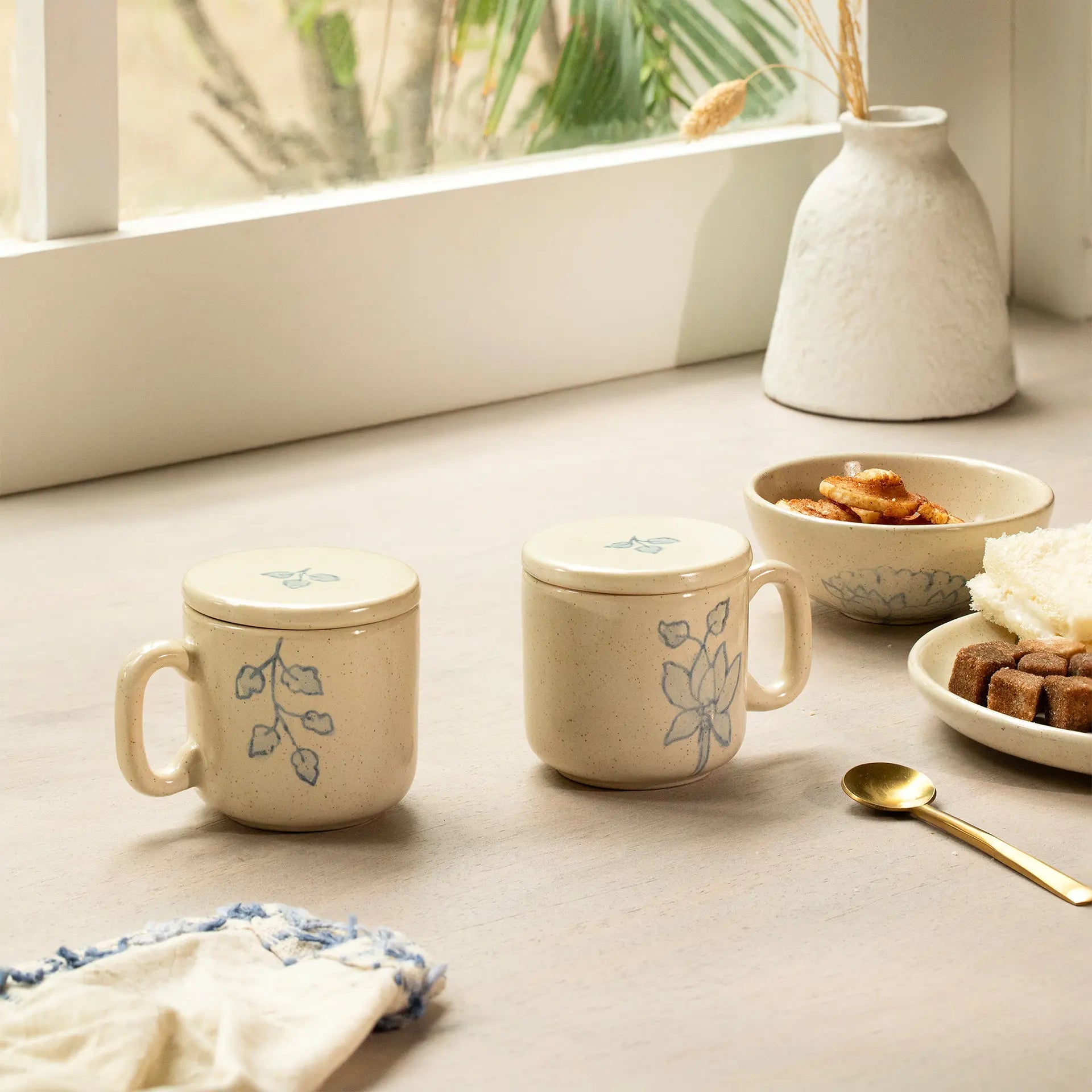 Fiore Ceramic Mug Set of Two with Lid Bottles & Containers| Roots Furniture