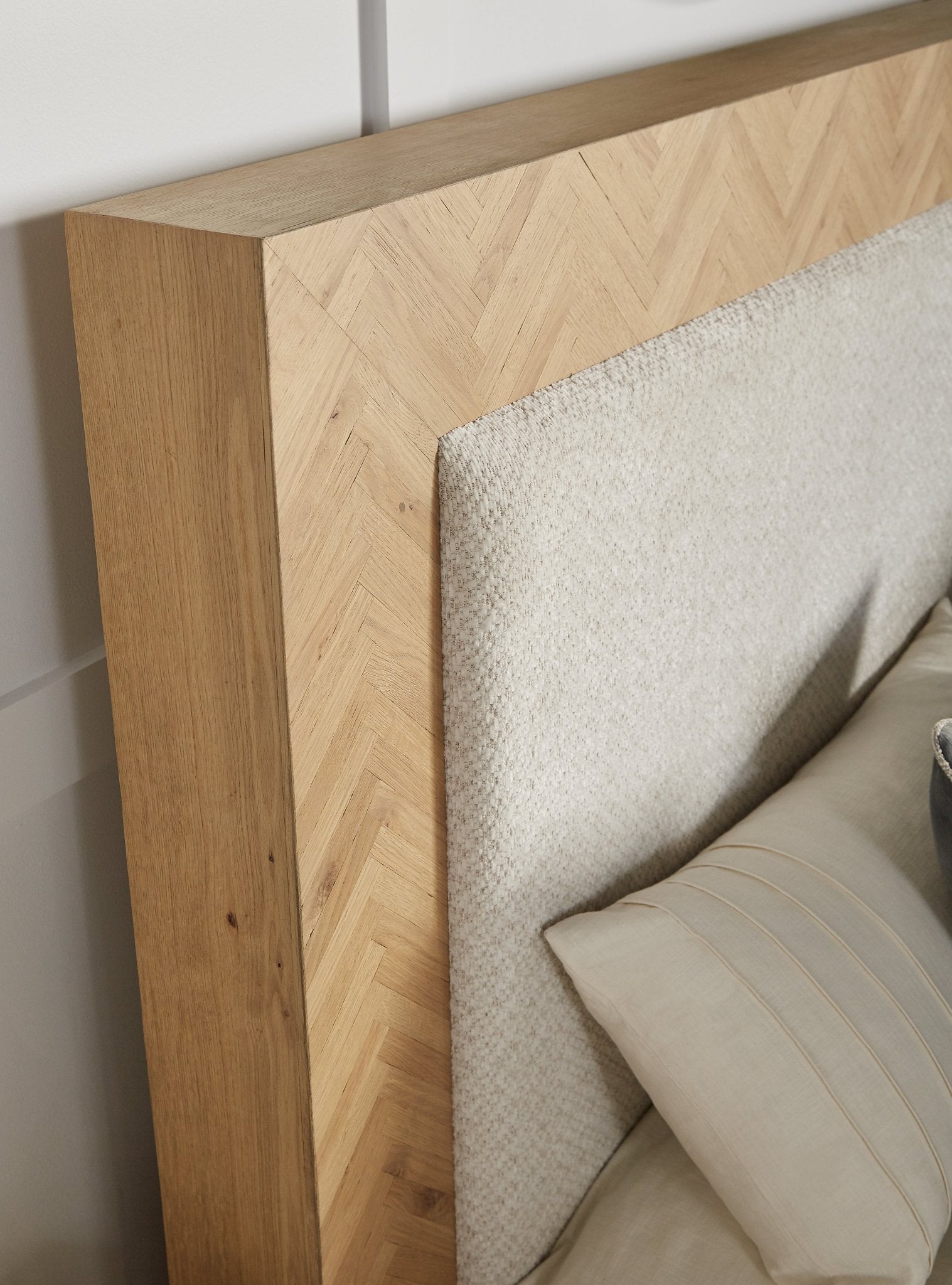 Garrison 6/0 California King Uph. Bed Beds| A.R.T. Furniture
