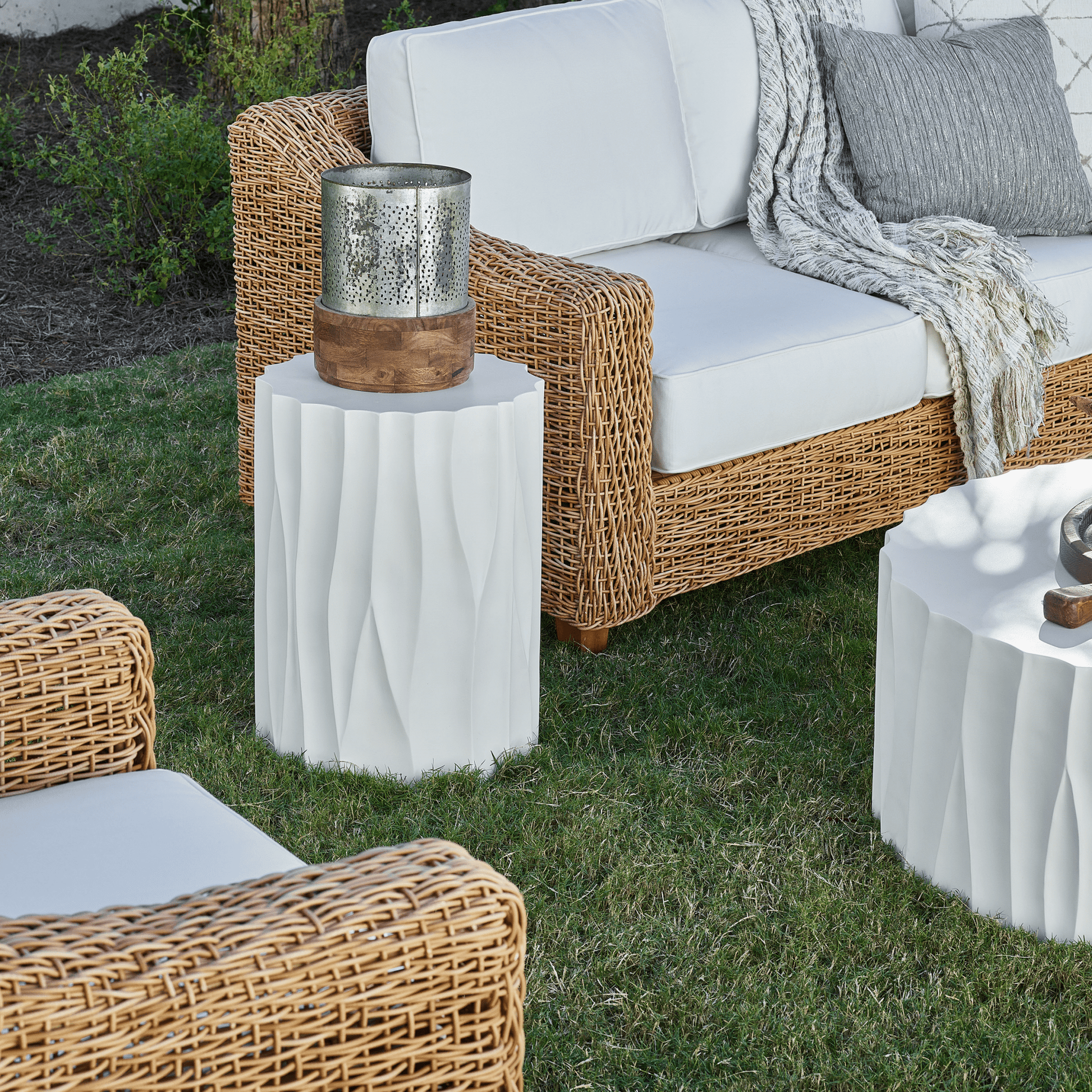 Geneva End Table End Tables| Universal