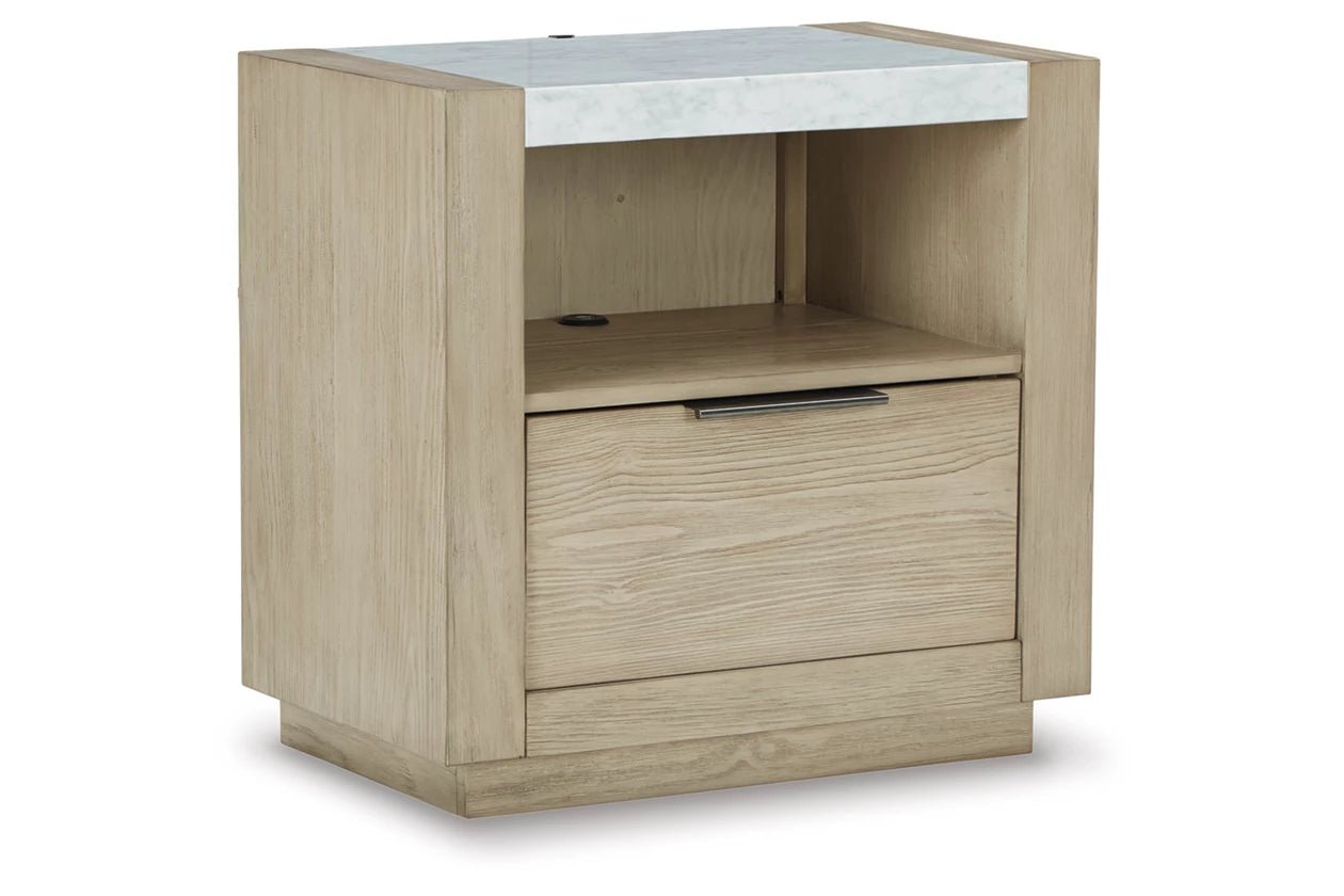 Hennington King Set With Chest Bedroom Sets| Ashley Homestore