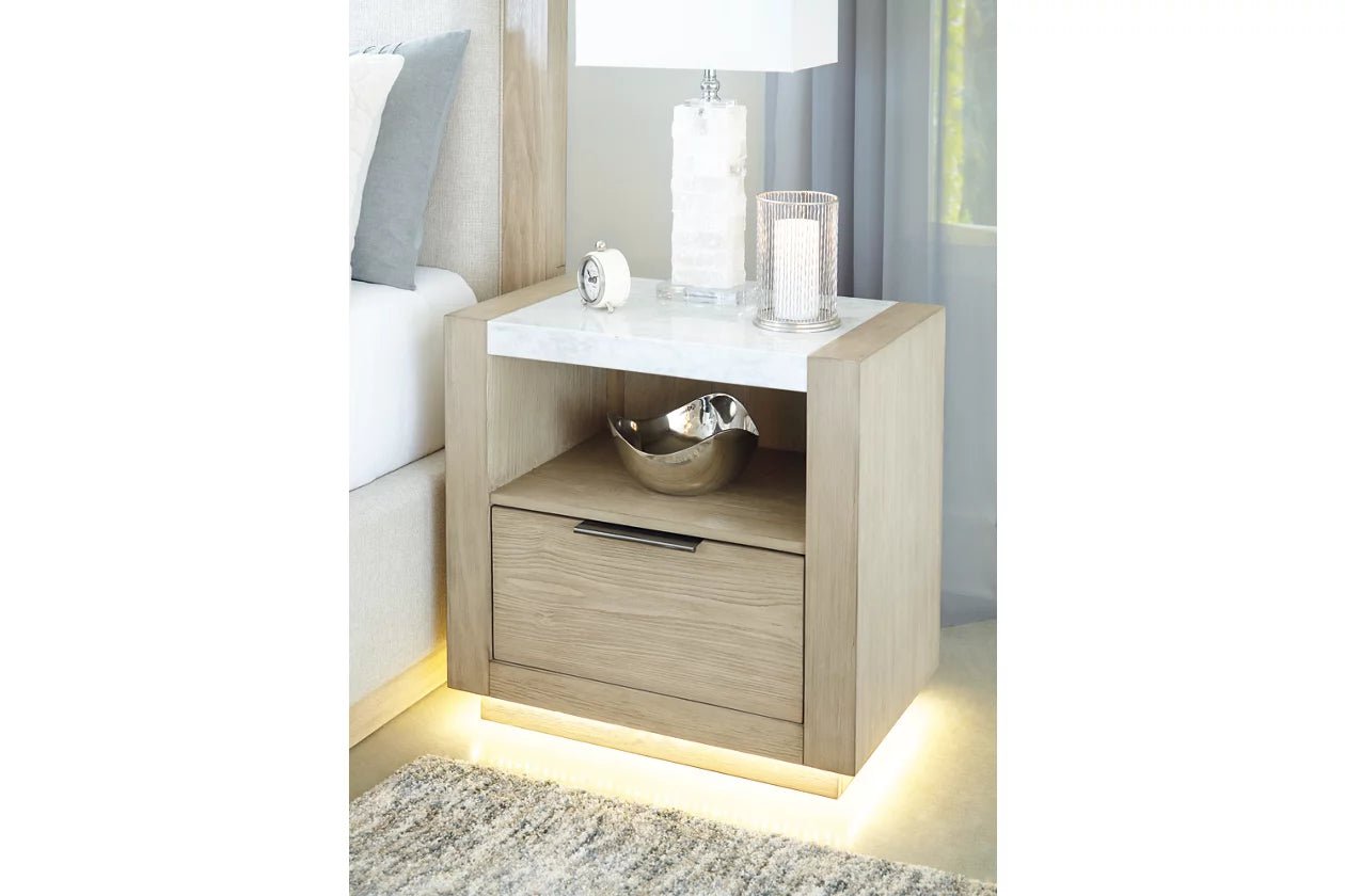 Hennington King Set With Chest Bedroom Sets| Ashley Homestore