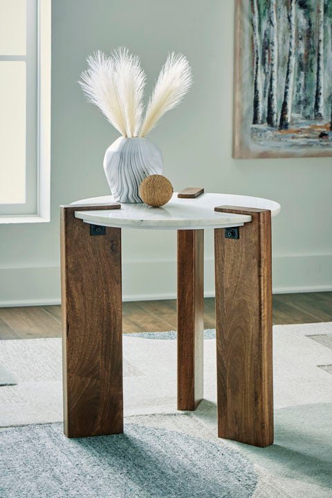 Isanti Coffee Table Set Table Sets| Ashley Homestore