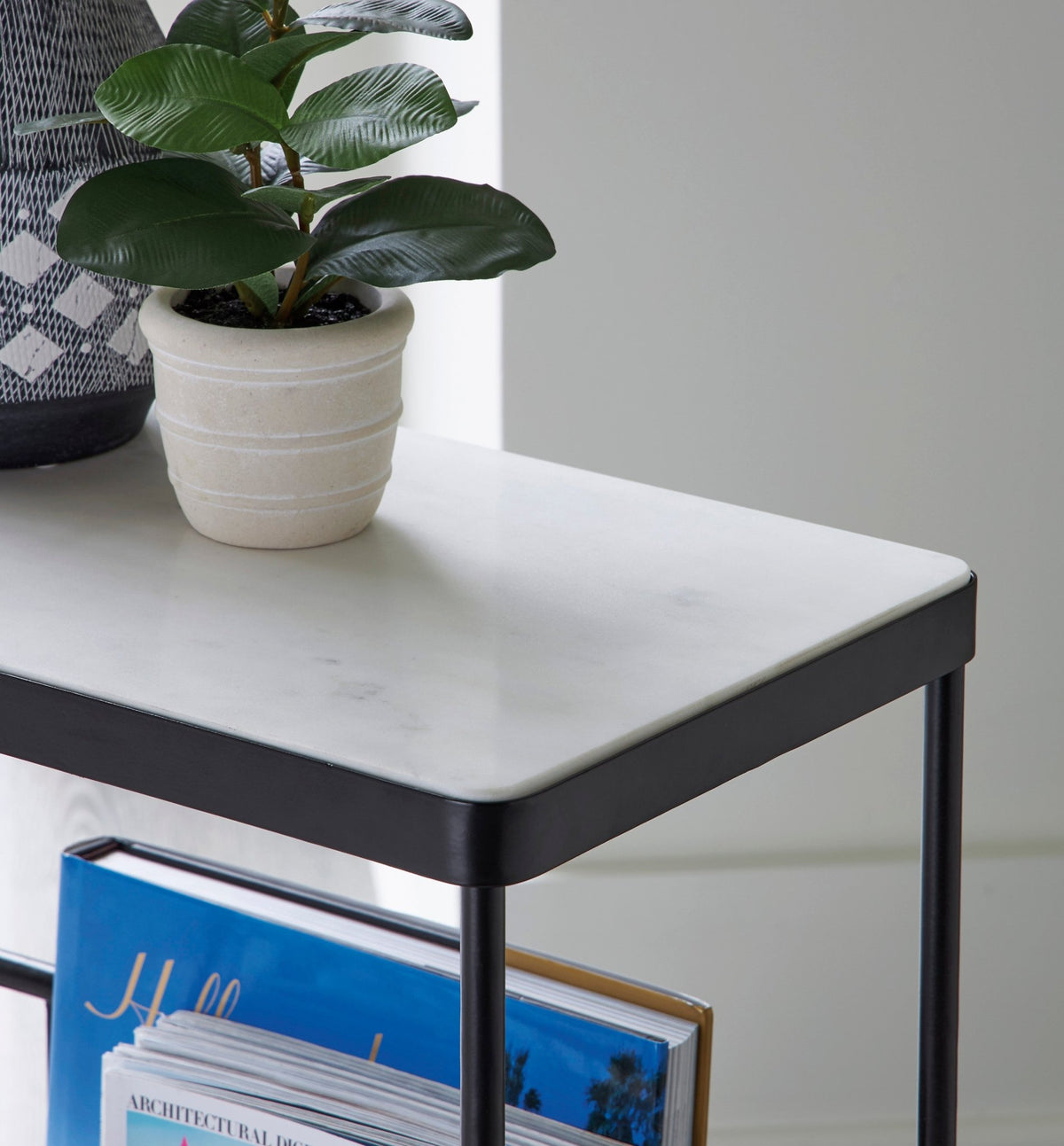Issiamere Accent Table Table Decors| Ashley Homestore